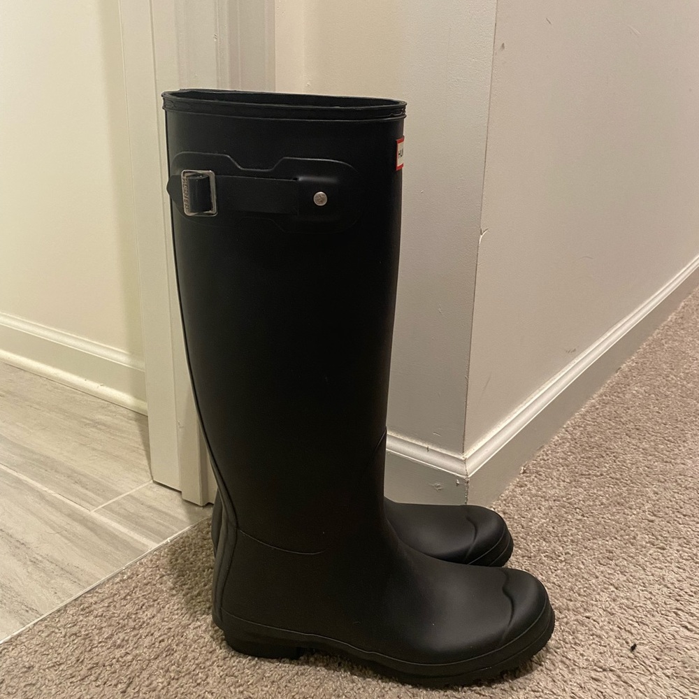 Hunter women’s original tall rain boots size 10